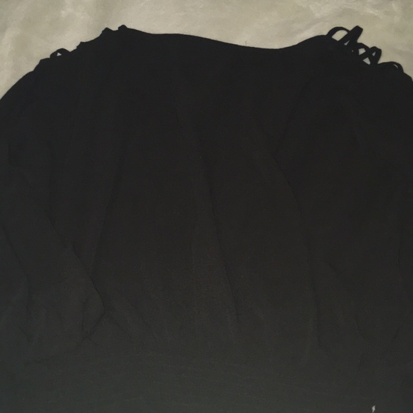 I’m selling a blouse from the 21 - Picture 2 of 2